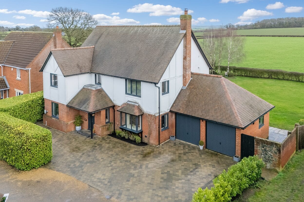 Loveday Close, Chrishall, SG8